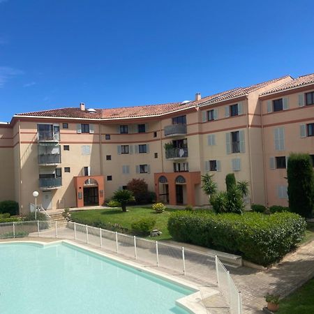 Residence Ste Croix Фрежюс Экстерьер фото